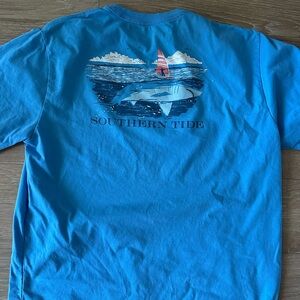 XL Southern Tide tee